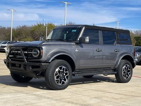 Used 2022 Ford Bronco Outer Banks image 2