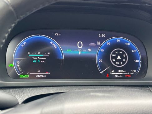 Used 2023 Toyota Crown AWD/4WD image 21