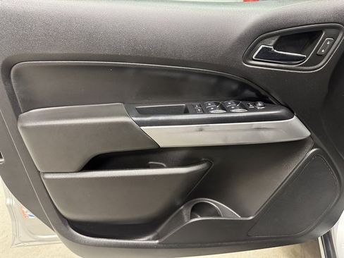 Used 2018 Chevrolet Colorado LT AWD/4WD image 18