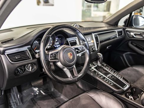 Used 2017 Porsche Macan GTS AWD/4WD image 20