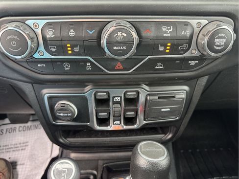 Used 2022 Jeep Gladiator Sport AWD/4WD image 16