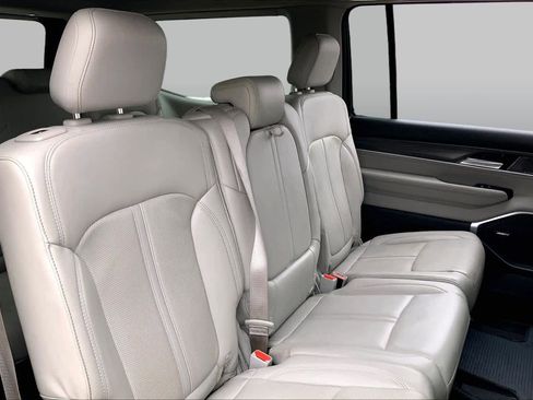 Used 2024 Jeep Wagoneer Series II w/ Flexible Seating Group RWD image 20