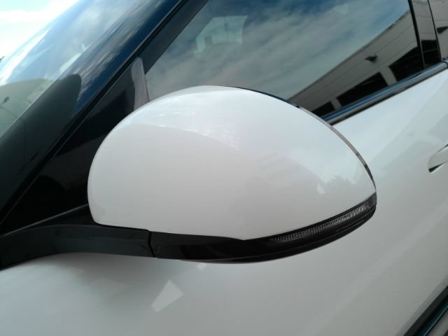 Used 2024 Genesis GV60 RWD image 18