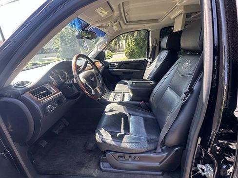 Used 2013 Cadillac Escalade ESV Platinum AWD/4WD image 10