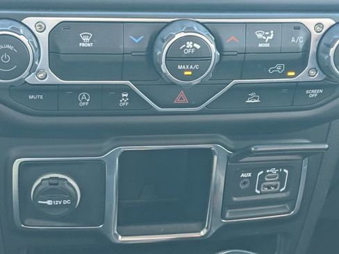 Certified 2022 Jeep Wrangler Sport image 13