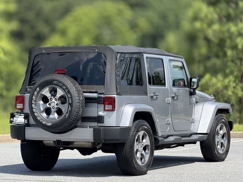 Used 2016 Jeep Wrangler Unlimited Sahara image 10