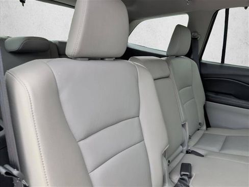 Used 2016 Honda Pilot Touring image 30