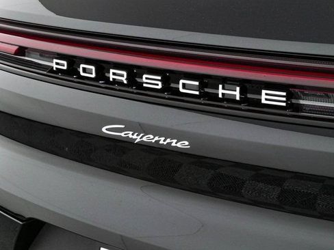 New 2026 Porsche Cayenne AWD/4WD image 36
