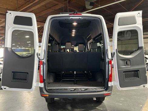 Used 2025 Mercedes-Benz Sprinter 2500 image 17