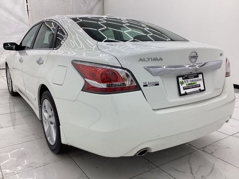 Used 2015 Nissan Altima 2.5 SV FWD image 8