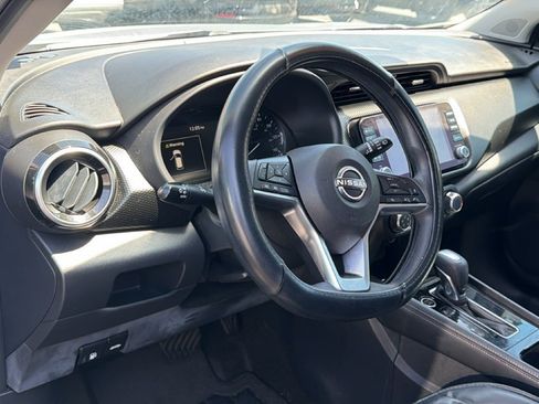 Used 2023 Nissan Kicks SV FWD image 10