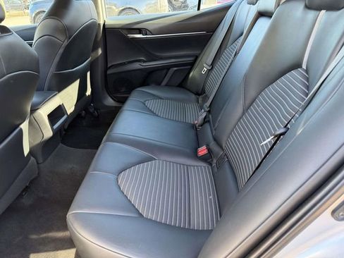 Used 2020 Toyota Camry SE image 12