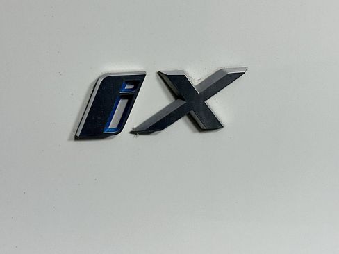 Used 2022 BMW iX xDrive50 w/ Premium Package AWD/4WD image 26