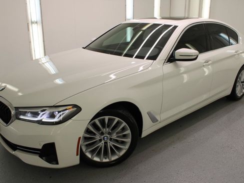 Used 2021 BMW 530i w/ Convenience Package RWD image 18