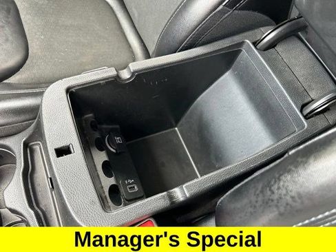 Used 2019 Jeep Cherokee Latitude Plus AWD/4WD image 35