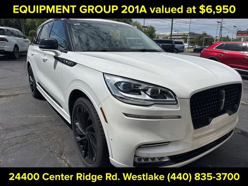 Used 2023 Lincoln Aviator Reserve w/ Equipment Group 201A AWD/4WD image 3