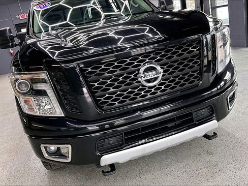 Used 2018 Nissan Titan PRO-4X image 33
