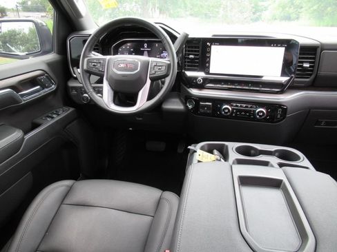 Used 2024 GMC Sierra 1500 SLT w/ X31 Off-Road Package AWD/4WD image 13