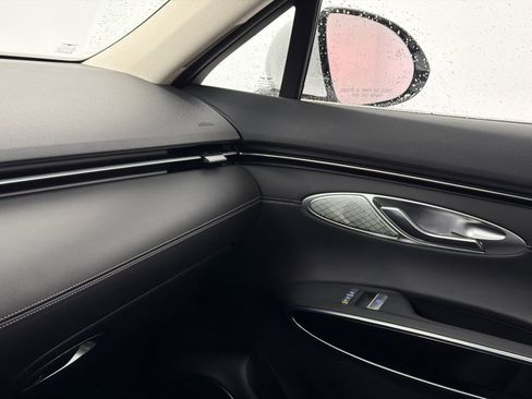 Used 2025 Genesis GV70 2.5T image 32