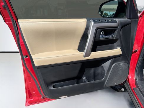 Used 2019 Toyota 4Runner SR5 image 21