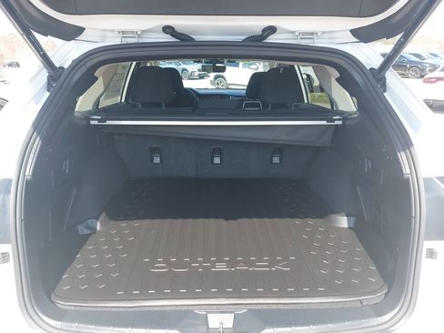 Used 2025 Subaru Outback Premium w/ Popular Package #1A image 11