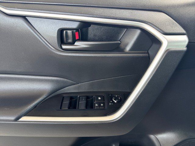 Used 2025 Toyota RAV4 LE FWD image 9