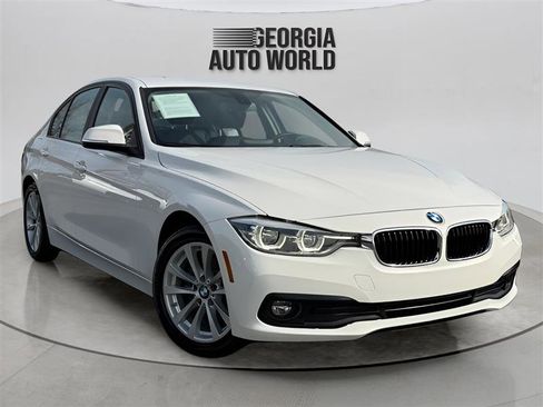 Used 2018 BMW 320i Sedan image 2