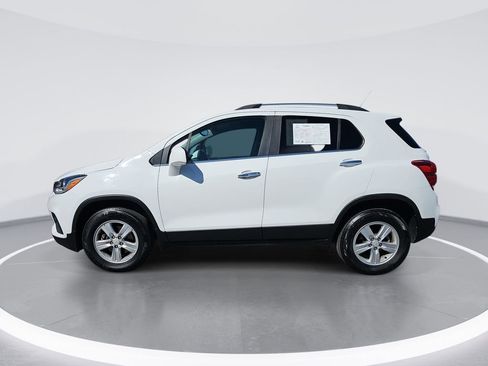 Used 2020 Chevrolet Trax LT w/ LT Convenience Package AWD/4WD image 7