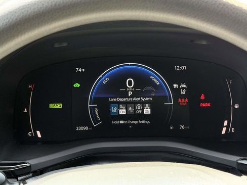 Used 2025 Toyota Camry LE image 11