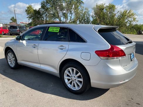 Used 2010 Toyota Venza AWD w/ Convenience Pkg image 4