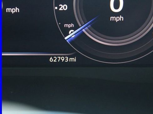 Used 2023 Volkswagen Atlas Cross Sport SE image 35