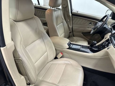 Used 2019 Ford Taurus Limited image 25