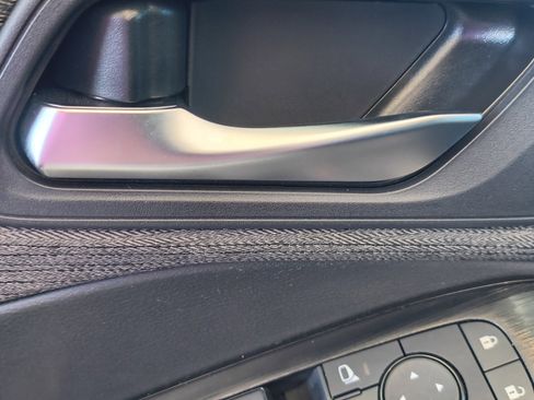 Used 2023 Nissan Rogue SV image 17