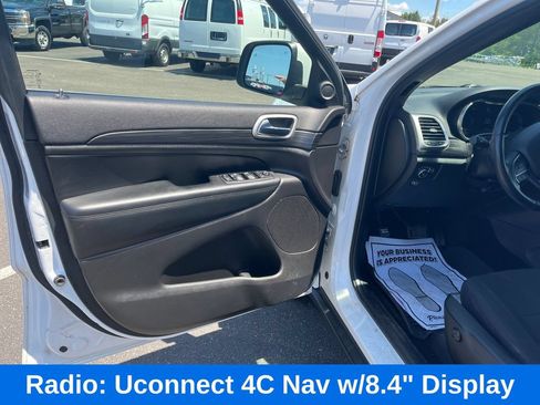 Used 2019 Jeep Grand Cherokee Laredo w/ 18" Wheel & 8.4" Radio Group AWD/4WD image 11