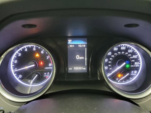 Used 2019 Toyota Camry SE w/ Carpet Mat Package image 18