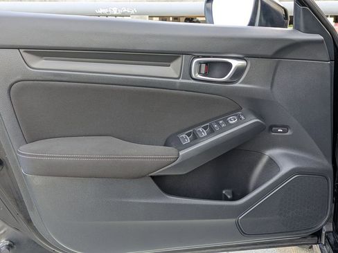 Used 2025 Honda Civic Sport image 11