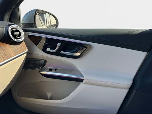 Certified 2025 Mercedes-Benz GLC 350e 4MATIC image 24