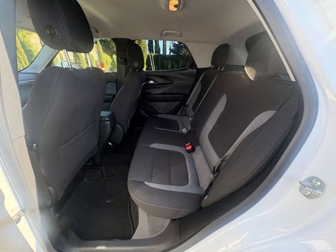 Used 2025 Chevrolet TrailBlazer LT AWD/4WD image 24