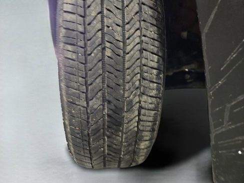 Used 2023 GMC Terrain SLE w/ Driver Convenience Package image 18