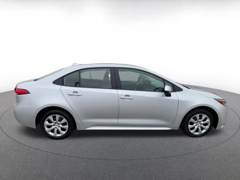 Used 2025 Toyota Corolla LE FWD image 16