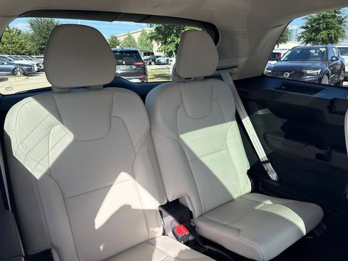Used 2023 Volvo XC90 B6 Plus w/ Protection Package Premier AWD/4WD image 11