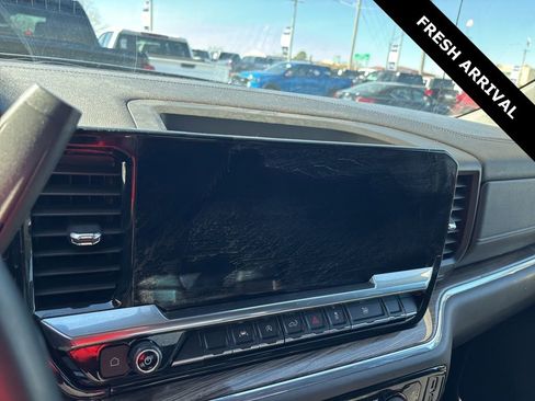 Used 2024 Chevrolet Silverado 1500 LT image 7