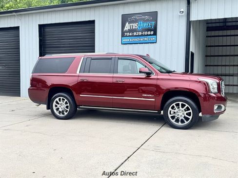 Used 2019 GMC Yukon XL Denali w/ Denali Ultimate Package AWD/4WD image 12
