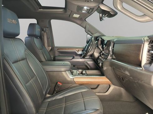 Used 2024 Chevrolet Silverado 3500 High Country w/ High Country Premium Package image 19