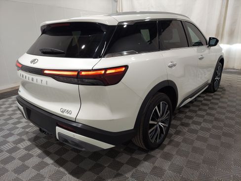 Used 2024 INFINITI QX60 Sensory AWD/4WD image 3