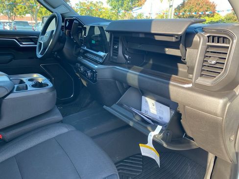 Used 2025 Chevrolet Silverado 1500 LT image 16