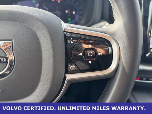 Certified 2025 Volvo XC60 B5 Plus image 21