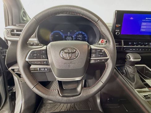 Certified 2025 Toyota Sienna XSE w/ XSE Plus Package AWD/4WD image 13