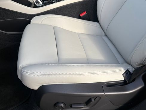 New 2026 Volvo XC40 B5 Plus w/ Protection Package Premier image 18