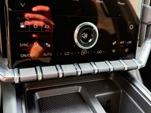 Used 2025 GMC Acadia AT4 AWD/4WD image 37